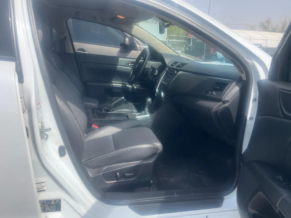 2011 Suzuki Kizashi 2.4L 178HP L4 CVT,autocango,china used car exporter,china ev exporter,chinese used car exporter,chinese used ev exporter