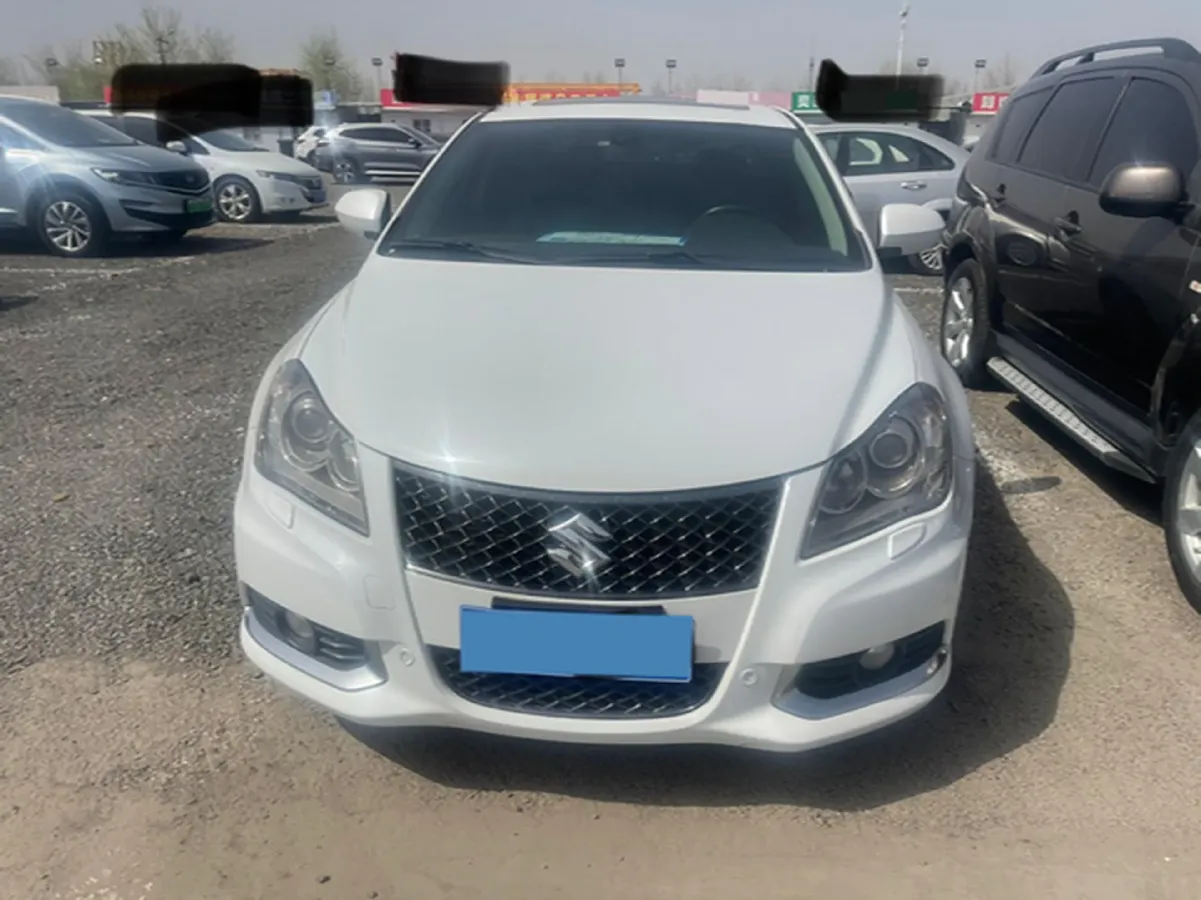 2011 Suzuki Kizashi 2.4L 178HP L4 CVT,autocango,china used car exporter,china ev exporter,chinese used car exporter,chinese used ev exporter