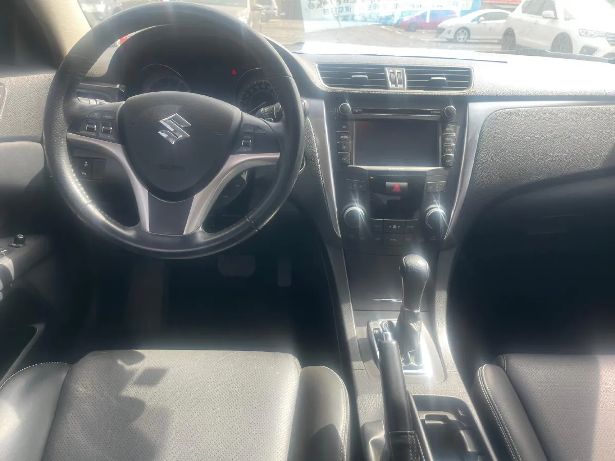 2011 Suzuki Kizashi 2.4L 178HP L4 CVT,autocango,china used car exporter,china ev exporter,chinese used car exporter,chinese used ev exporter