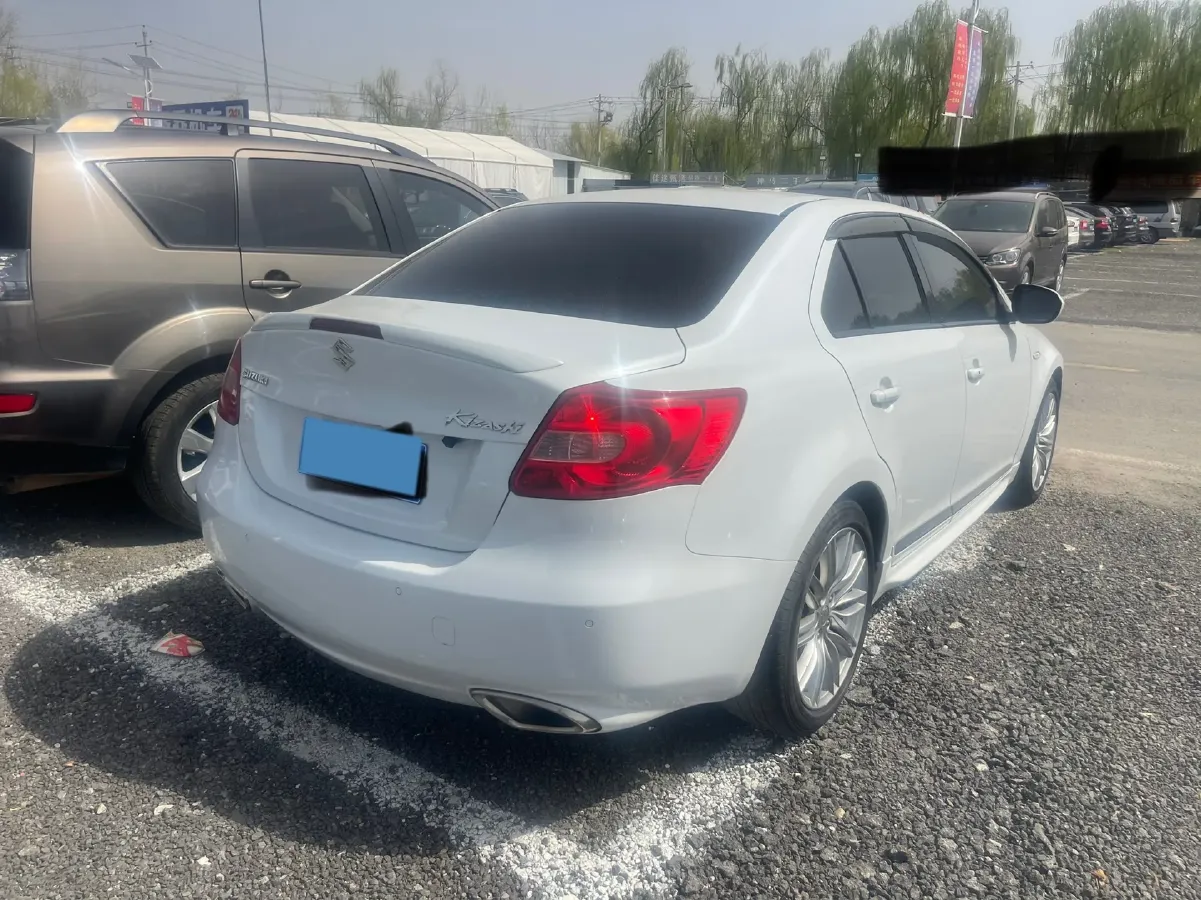 2011 Suzuki Kizashi 2.4L 178HP L4 CVT,autocango,china used car exporter,china ev exporter,chinese used car exporter,chinese used ev exporter