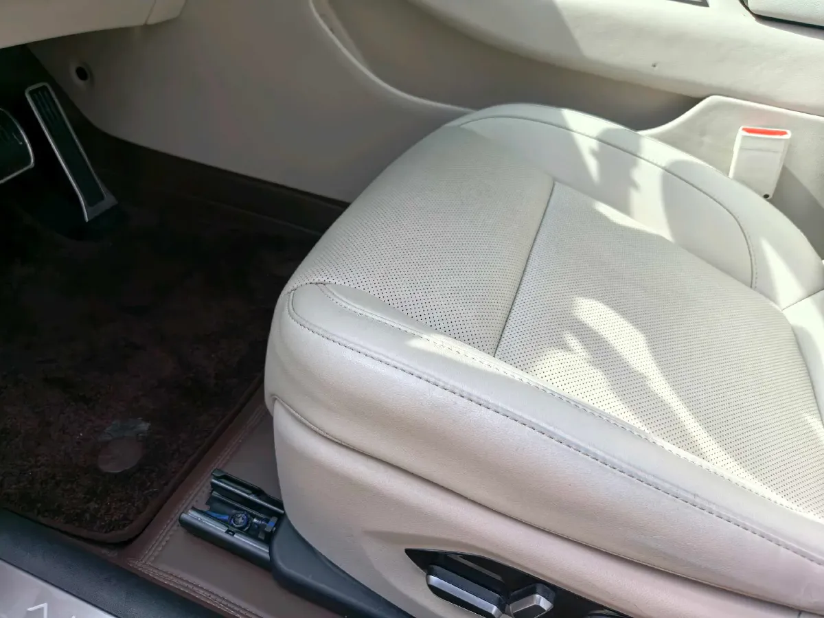 2022 AITO AITO M5 Range Extended 125HP REEV 40KWH,autocango,china used car exporter,china ev exporter,chinese used car exporter,chinese used ev exporter