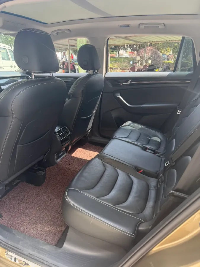 2018 Skoda Kodiak 1.8T 180HP L4 7DCT,autocango,china used car exporter,china ev exporter,chinese used car exporter,chinese used ev exporter