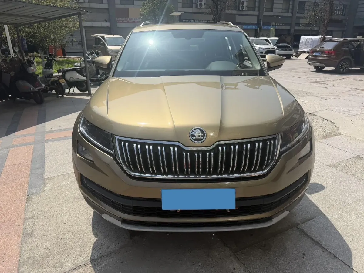 2018 Skoda Kodiak 1.8T 180HP L4 7DCT,autocango,china used car exporter,china ev exporter,chinese used car exporter,chinese used ev exporter