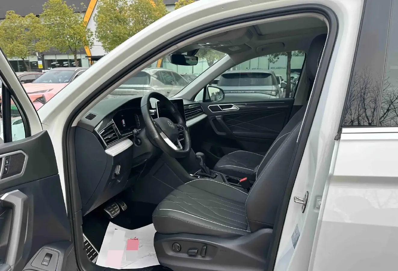 2023 Volkswagen Tiguan L 1.4T 150HP L4 7DCT,autocango,china used car exporter,china ev exporter,chinese used car exporter,chinese used ev exporter