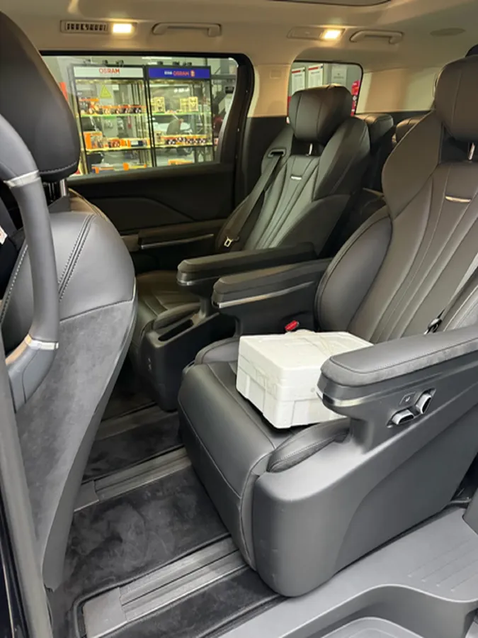 2023 HongQi HQ9 2.0T 252HP L4 8AT,autocango,china used car exporter,china ev exporter,chinese used car exporter,chinese used ev exporter