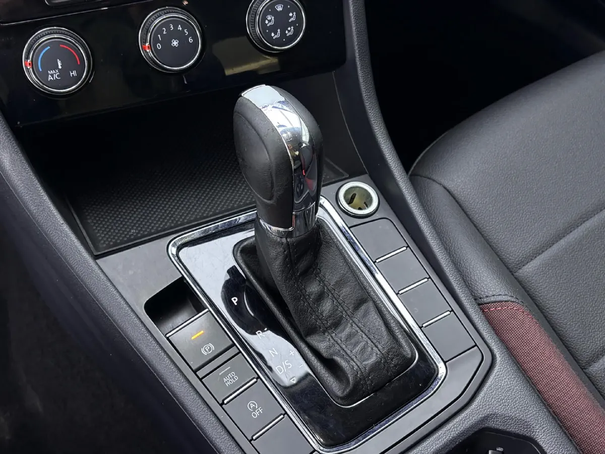 2021 Volkswagen Bora 1.5L 113HP L4 6AT,autocango,china used car exporter,china ev exporter,chinese used car exporter,chinese used ev exporter