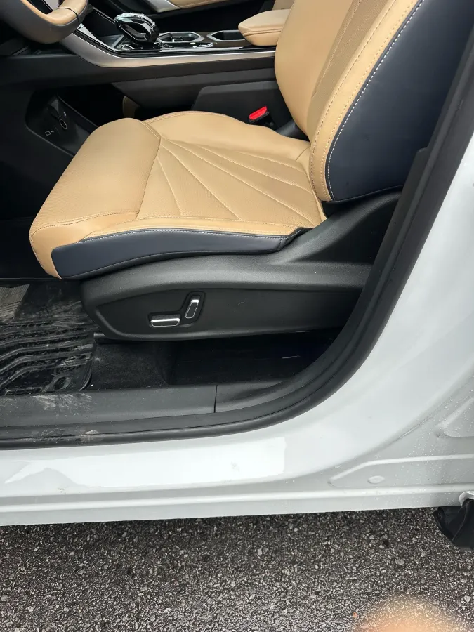 2023 Geely StarRay 1.5T 181HP L4 7DCT,autocango,china used car exporter,china ev exporter,chinese used car exporter,chinese used ev exporter