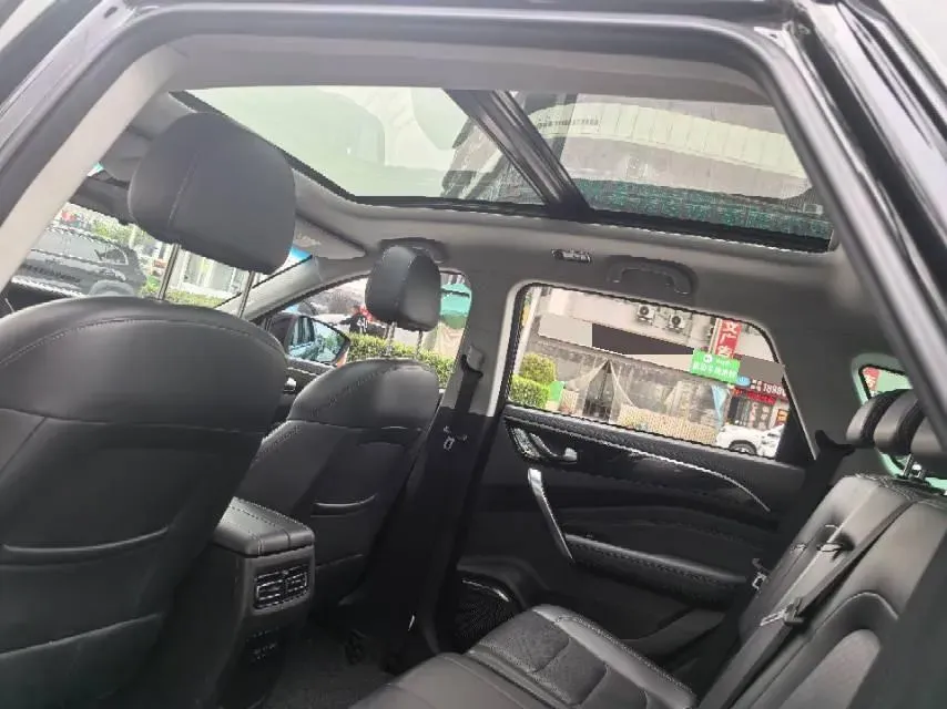 2021 DongFeng Forthing LingZhi Plus 2.0L 133HP L4 6MT,autocango,china used car exporter,china ev exporter,chinese used car exporter,chinese used ev exporter