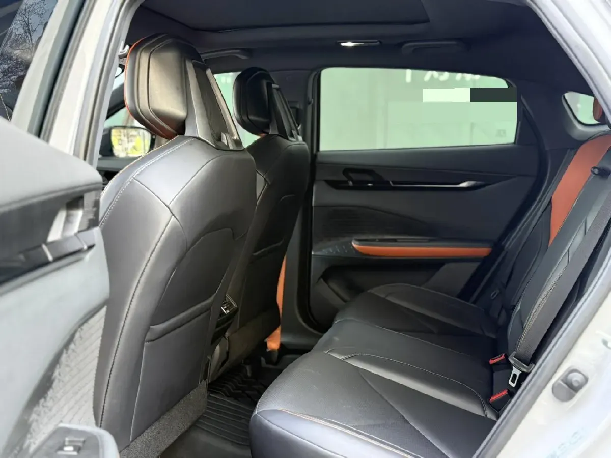 2022 ChangAn UNI-V 1.5T 188HP L4 7DCT,autocango,china used car exporter,china ev exporter,chinese used car exporter,chinese used ev exporter