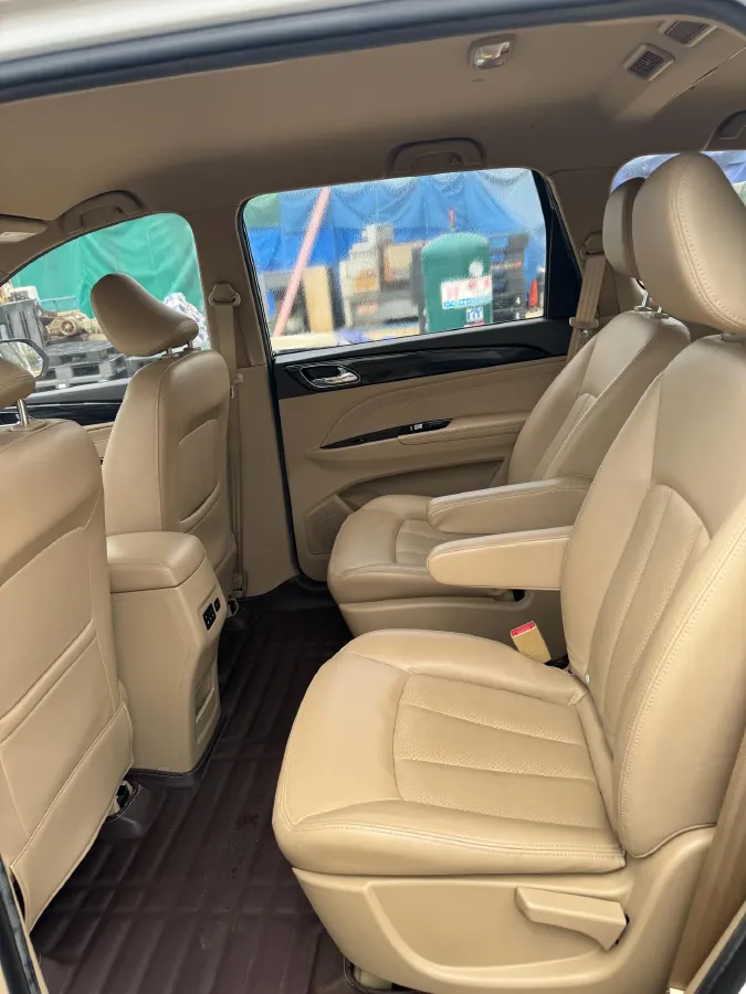 2016 BaoJun 730 1.5L 112HP L4 5MT,autocango,china used car exporter,china ev exporter,chinese used car exporter,chinese used ev exporter