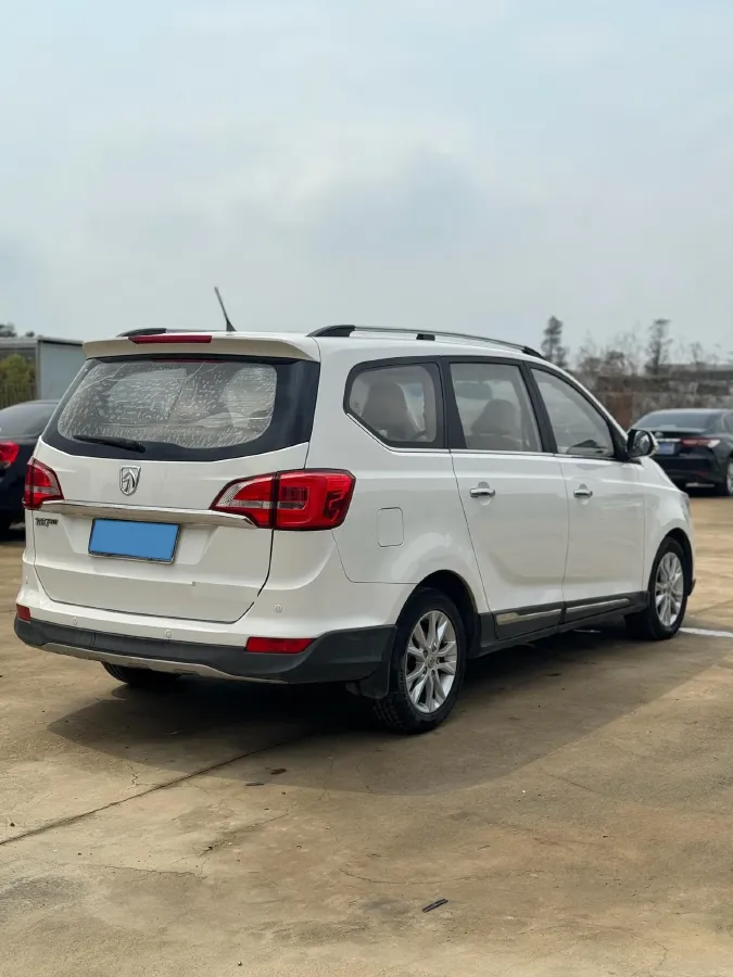 2016 BaoJun 730 1.5L 112HP L4 5MT,autocango,china used car exporter,china ev exporter,chinese used car exporter,chinese used ev exporter