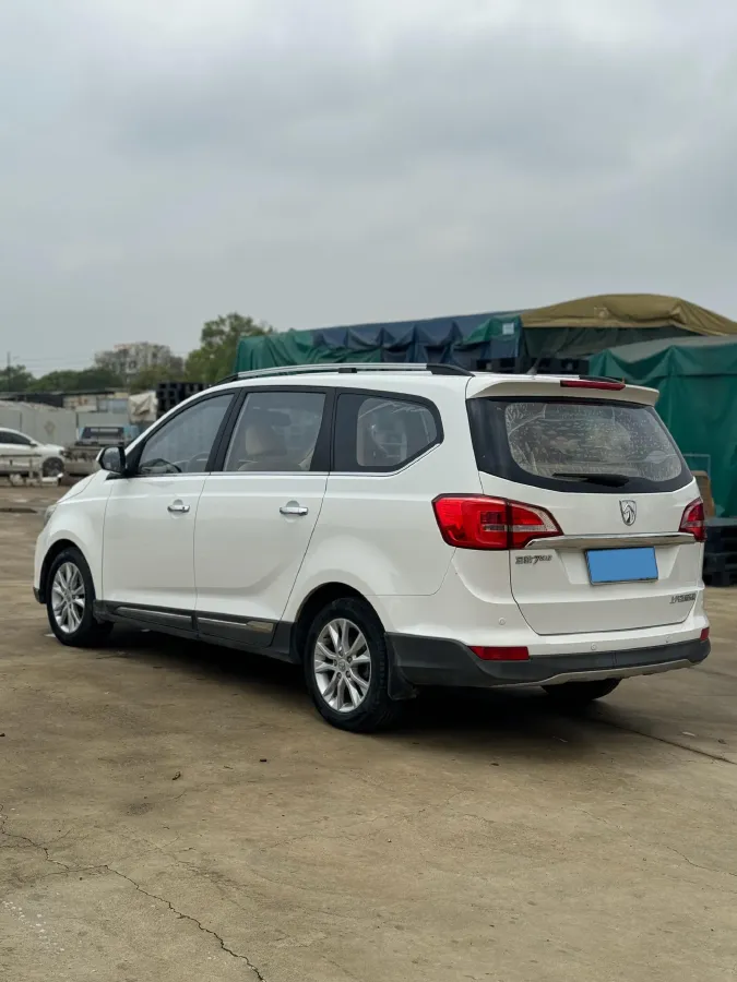 2016 BaoJun 730 1.5L 112HP L4 5MT,autocango,china used car exporter,china ev exporter,chinese used car exporter,chinese used ev exporter