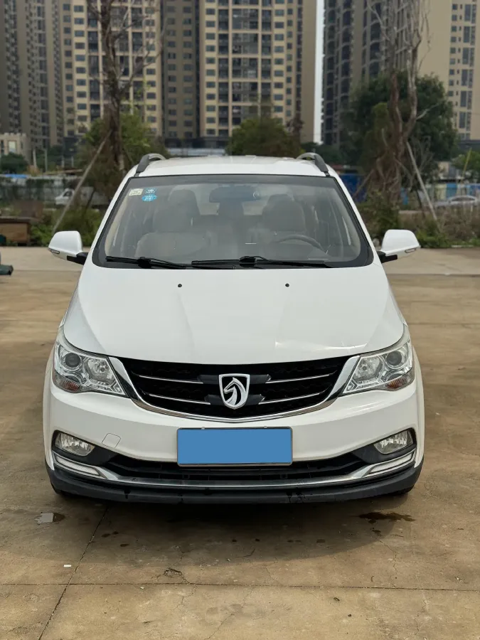 2016 BaoJun 730 1.5L 112HP L4 5MT,autocango,china used car exporter,china ev exporter,chinese used car exporter,chinese used ev exporter