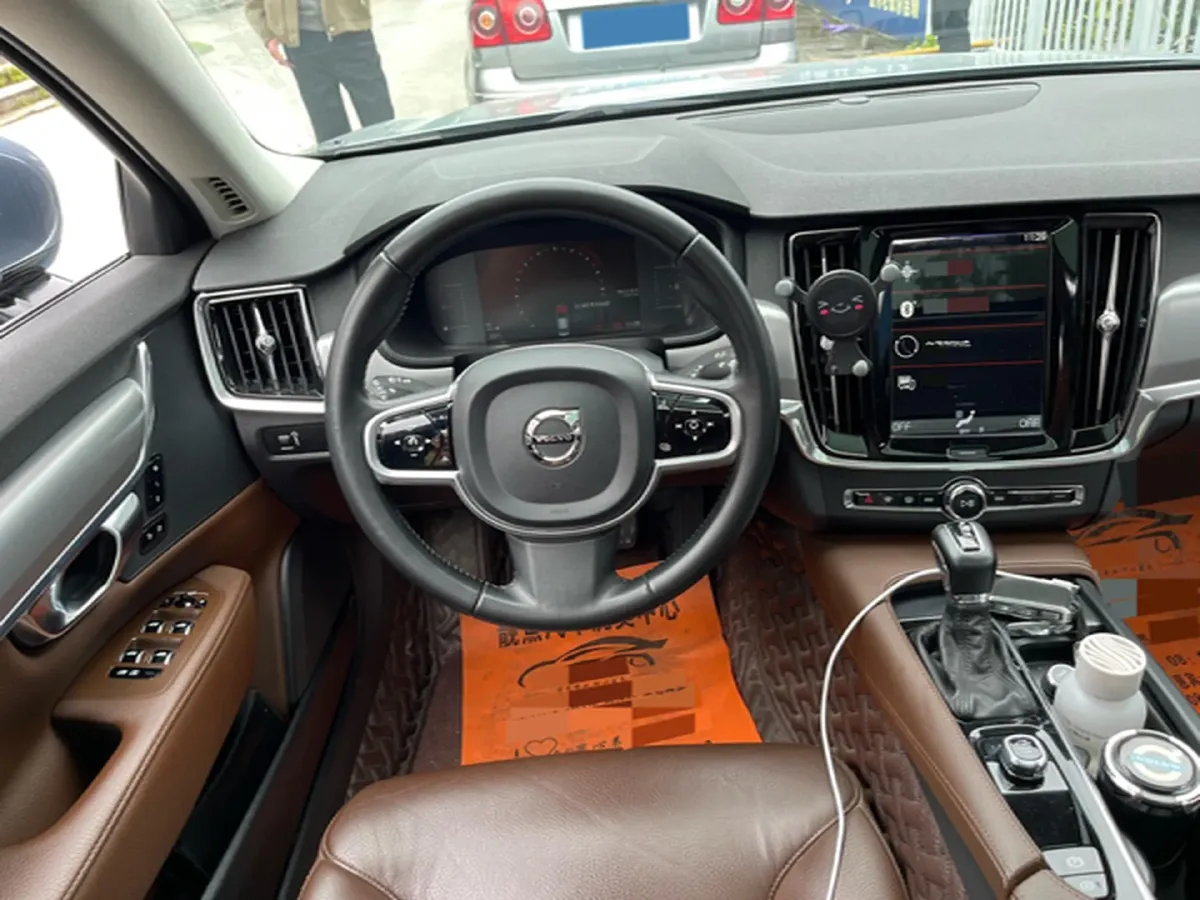 2018 Volvo S90 2.0T 190HP L4 8AT,autocango,china used car exporter,china ev exporter,chinese used car exporter,chinese used ev exporter