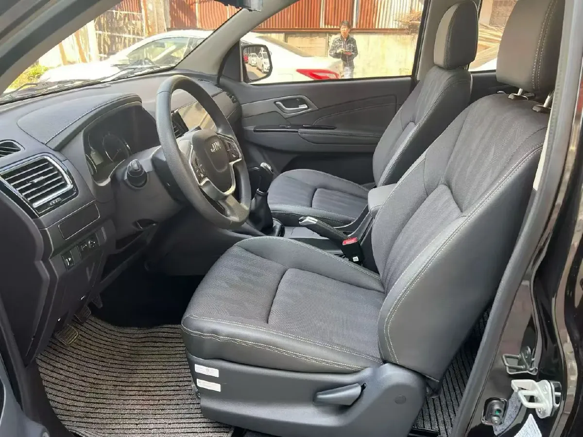 2023 Isuzu LingTuo 2.5T 150HP L4 8AT,autocango,china used car exporter,china ev exporter,chinese used car exporter,chinese used ev exporter