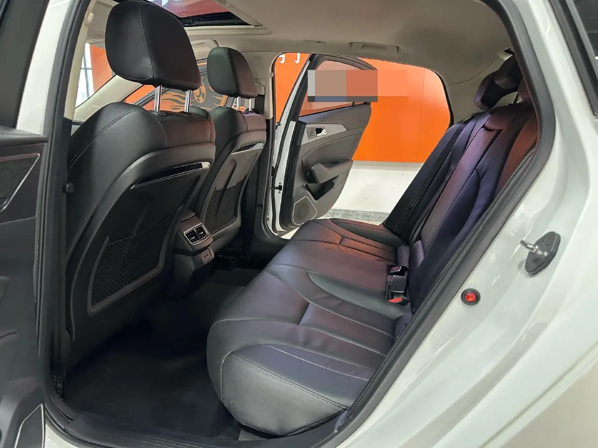 2022 HongQi H5 1.8T 197HP L4 6AT,autocango,china used car exporter,china ev exporter,chinese used car exporter,chinese used ev exporter