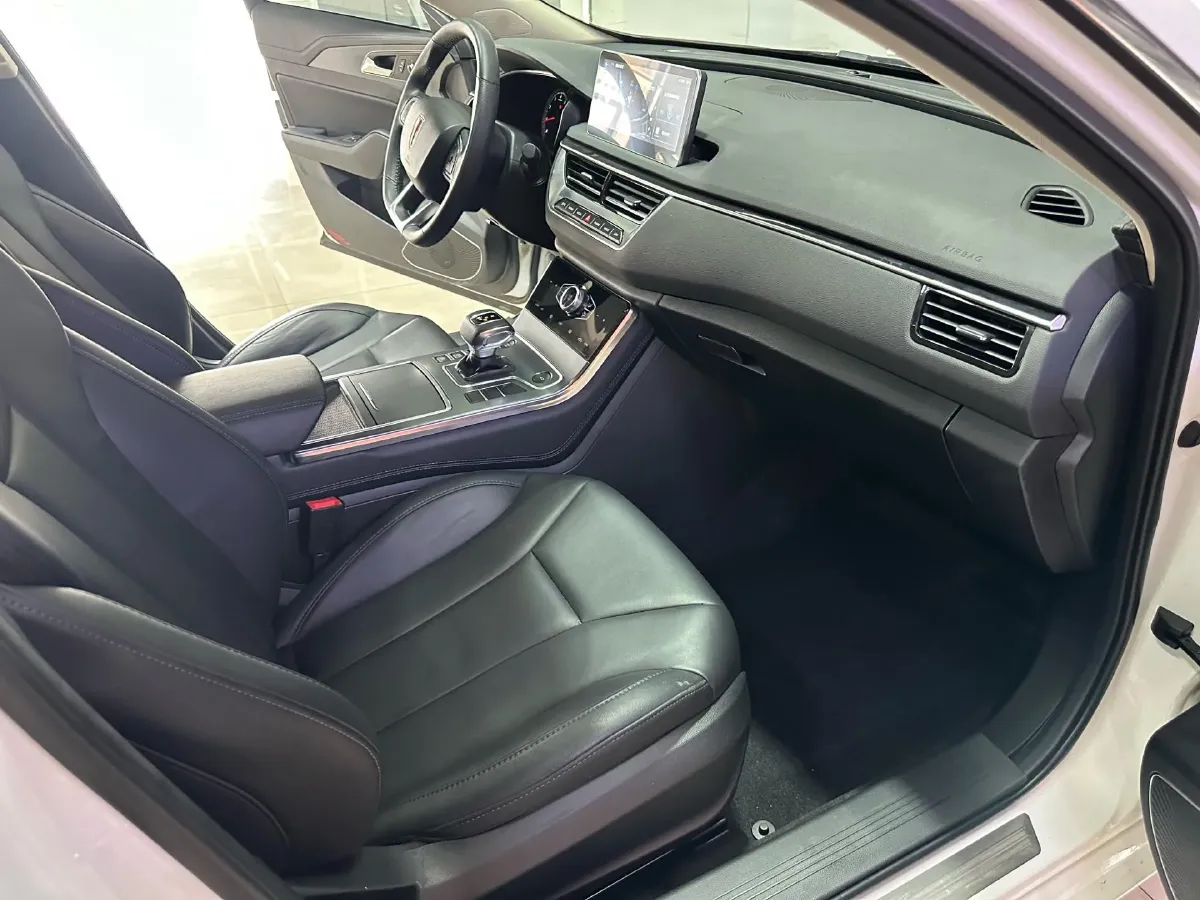 2022 HongQi H5 1.8T 197HP L4 6AT,autocango,china used car exporter,china ev exporter,chinese used car exporter,chinese used ev exporter