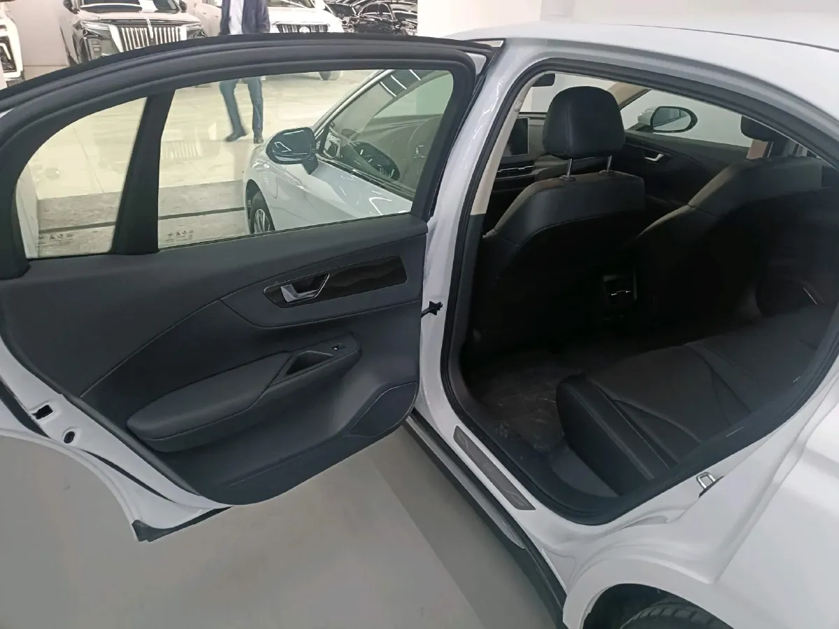 2023 HongQi E-QM5 BEV 54KWH,autocango,china used car exporter,china ev exporter,chinese used car exporter,chinese used ev exporter