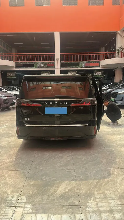 2022 Voyah Dream BEV 82KWH,autocango,china used car exporter,china ev exporter,chinese used car exporter,chinese used ev exporter