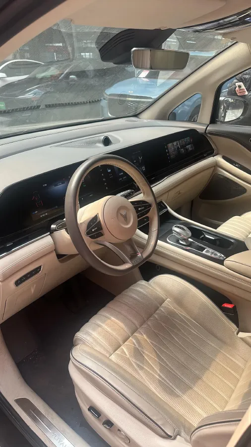 2022 Voyah Dream BEV 82KWH,autocango,china used car exporter,china ev exporter,chinese used car exporter,chinese used ev exporter