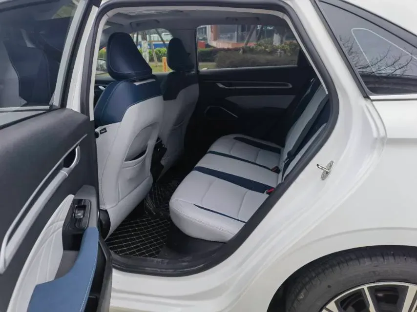 2022 Geely Emgrand 1.5L 114HP L4 CVT,autocango,china used car exporter,china ev exporter,chinese used car exporter,chinese used ev exporter