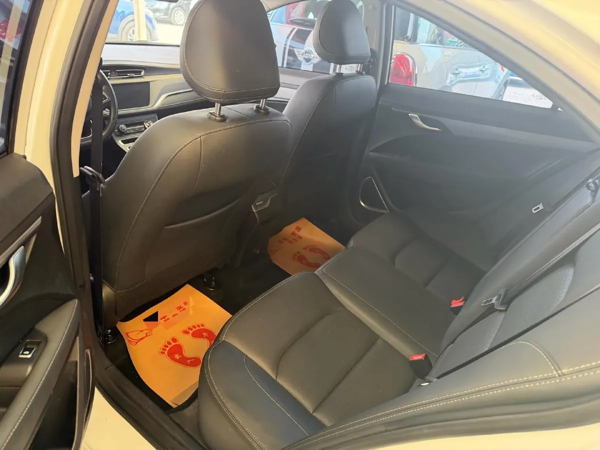 2021 BaoJun 530 1.5T 147HP L4 CVT,autocango,china used car exporter,china ev exporter,chinese used car exporter,chinese used ev exporter