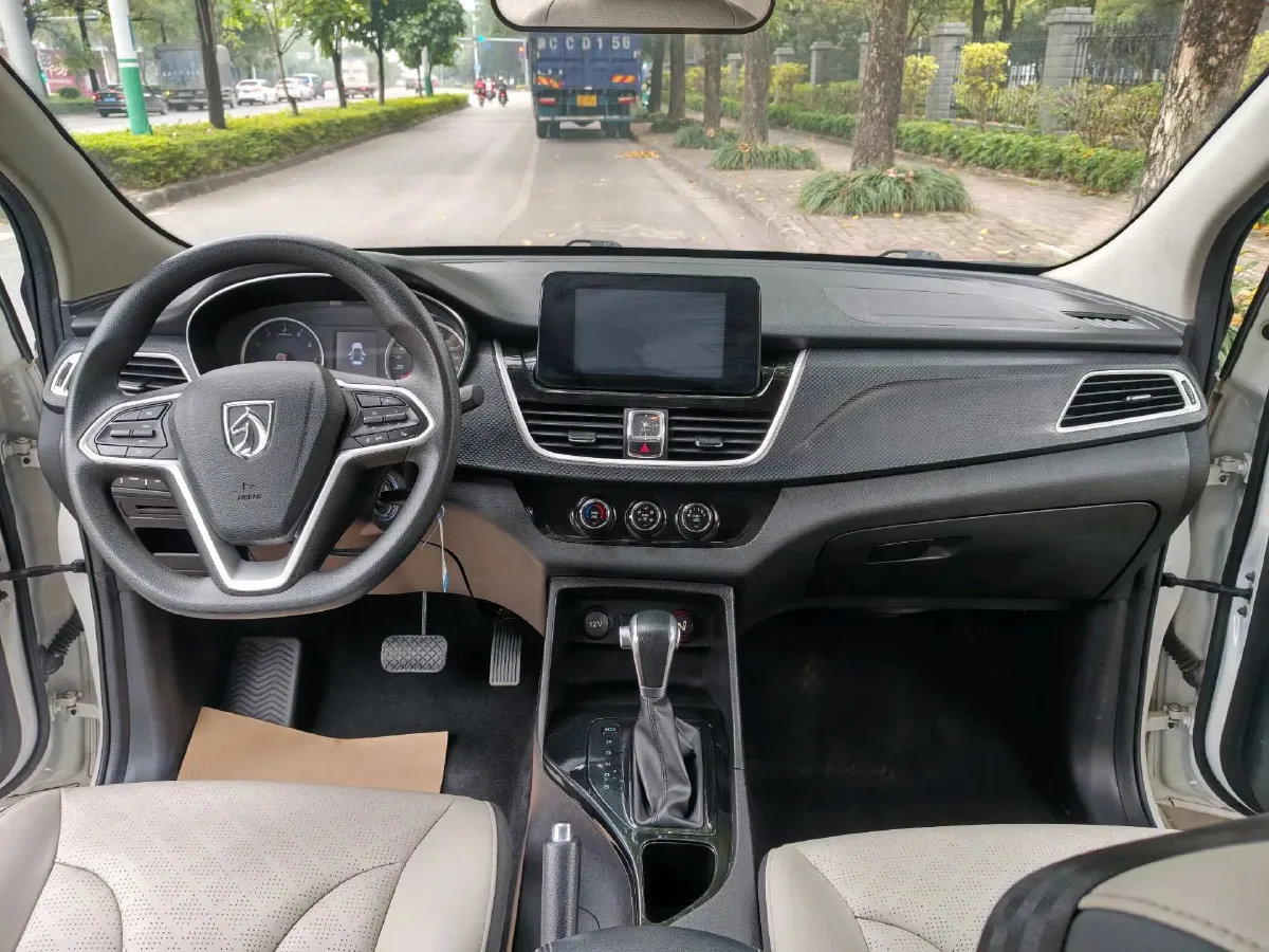 2021 BaoJun 730 1.5T 147HP L4 CVT,autocango,china used car exporter,china ev exporter,chinese used car exporter,chinese used ev exporter