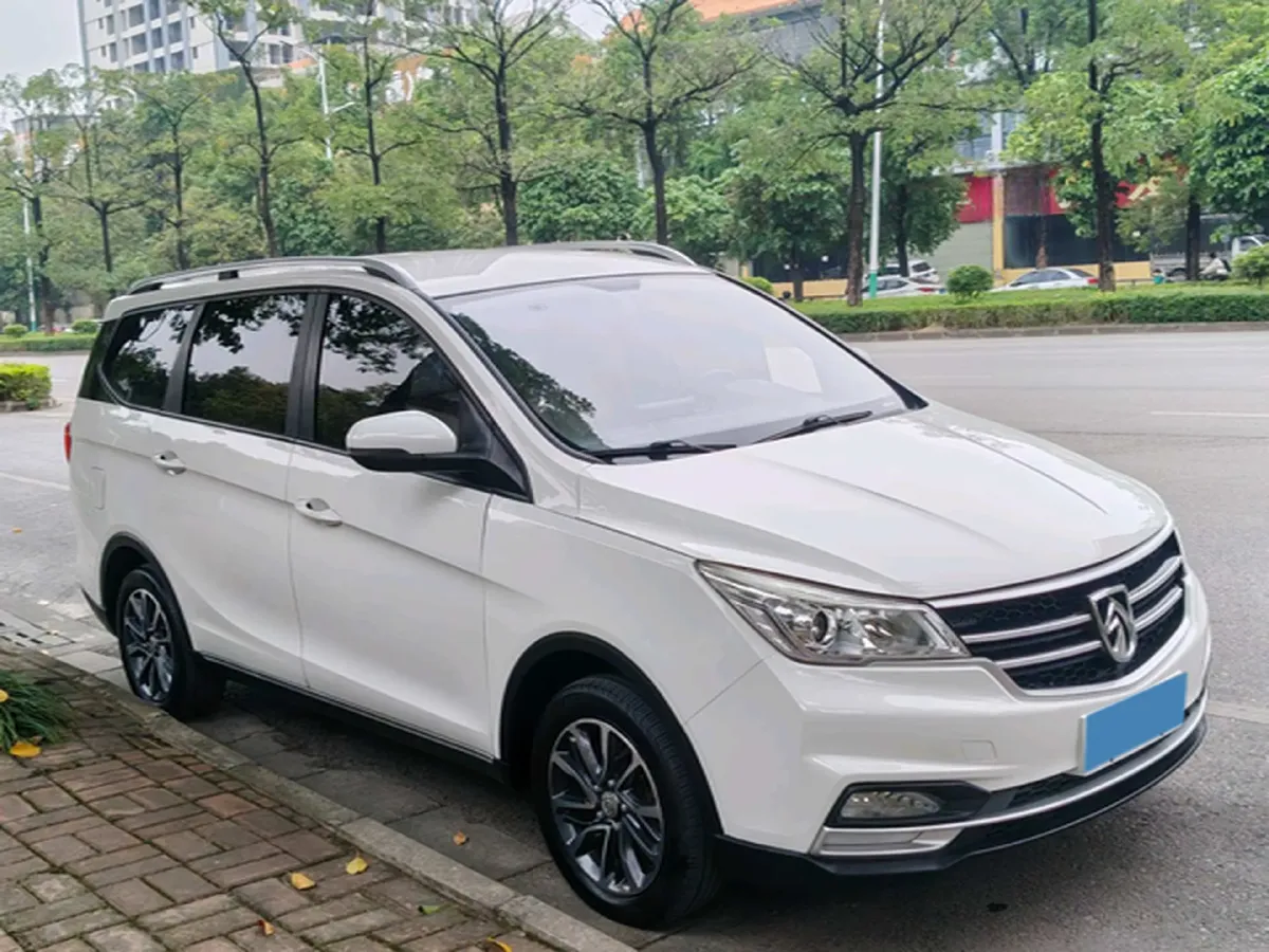 2021 BaoJun 730 1.5T 147HP L4 CVT,autocango,china used car exporter,china ev exporter,chinese used car exporter,chinese used ev exporter