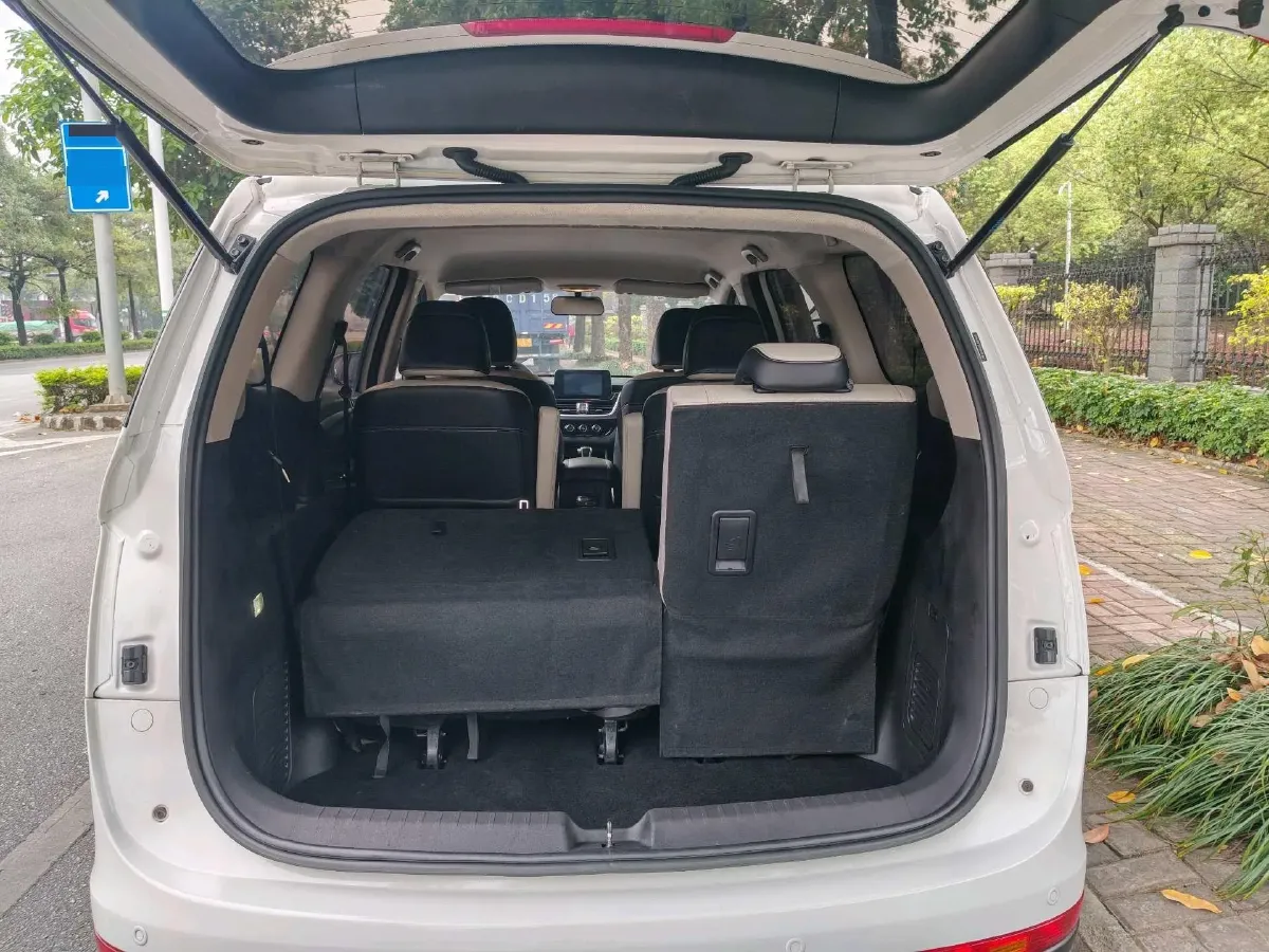 2021 BaoJun 730 1.5T 147HP L4 CVT,autocango,china used car exporter,china ev exporter,chinese used car exporter,chinese used ev exporter