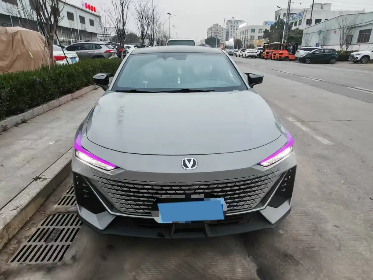 2023 ChangAn UNI-V 1.5T 188HP L4 7DCT,autocango,china used car exporter,china ev exporter,chinese used car exporter,chinese used ev exporter