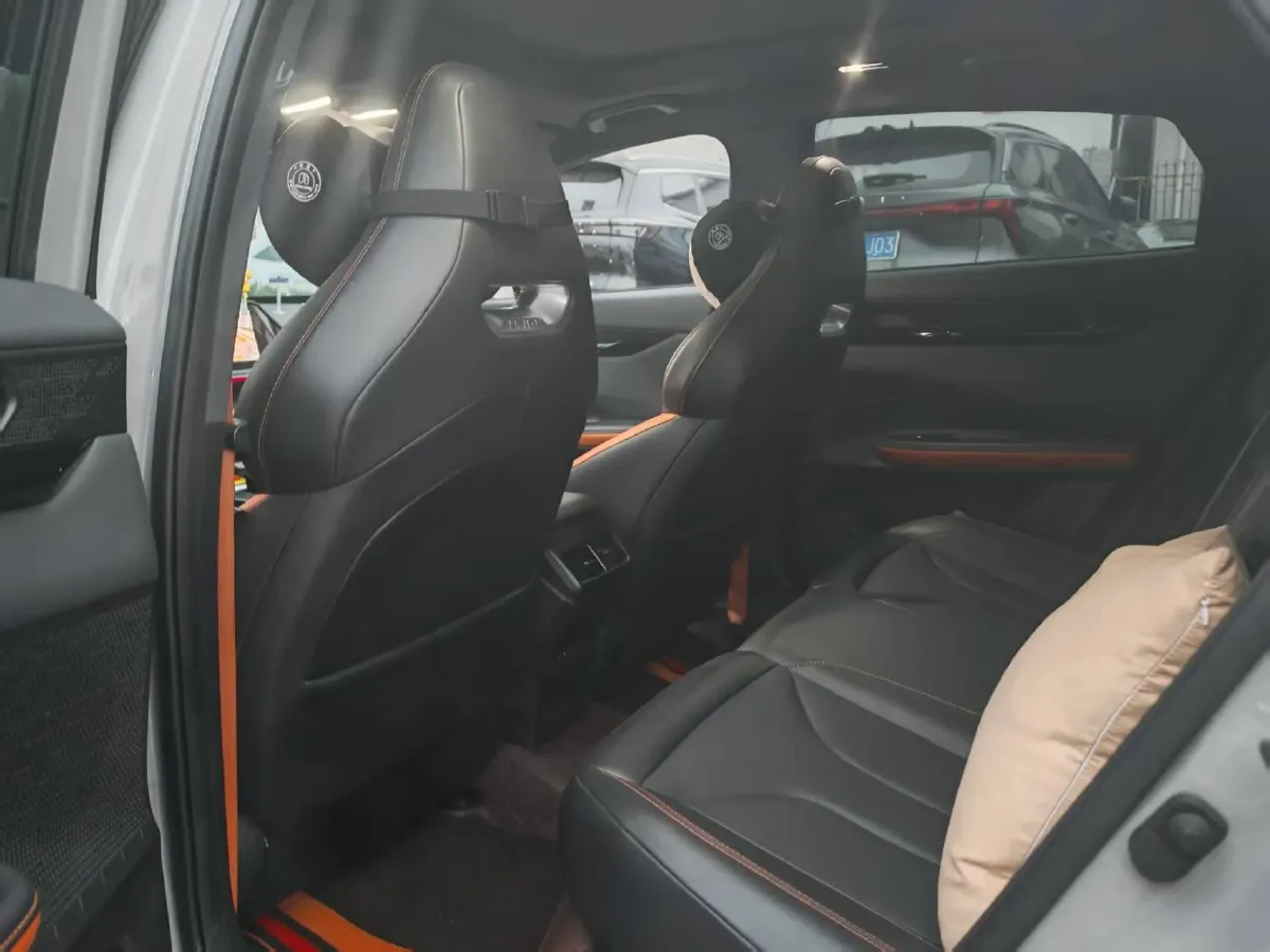 2023 ChangAn UNI-V 1.5T 188HP L4 7DCT,autocango,china used car exporter,china ev exporter,chinese used car exporter,chinese used ev exporter