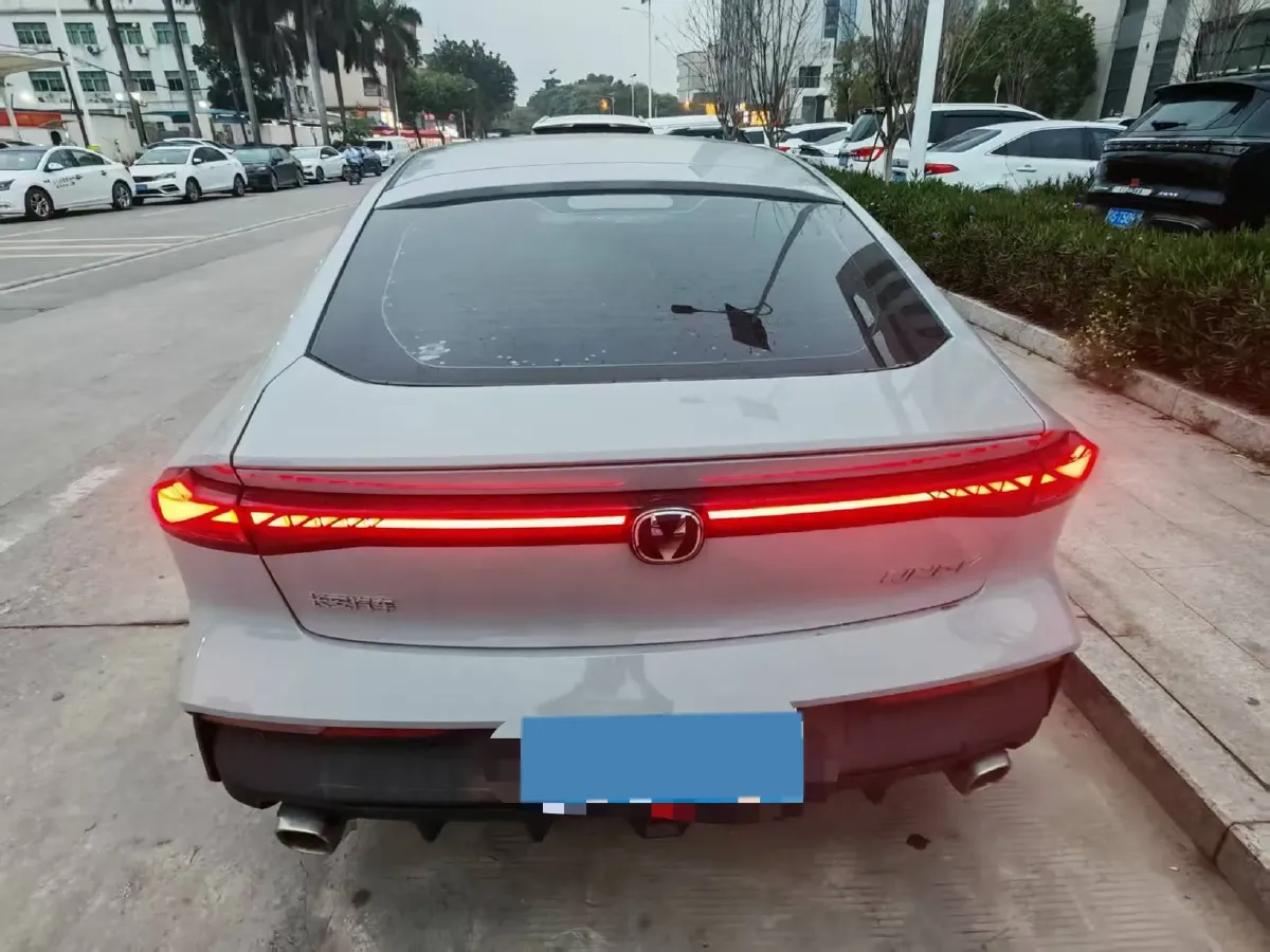 2023 ChangAn UNI-V 1.5T 188HP L4 7DCT,autocango,china used car exporter,china ev exporter,chinese used car exporter,chinese used ev exporter