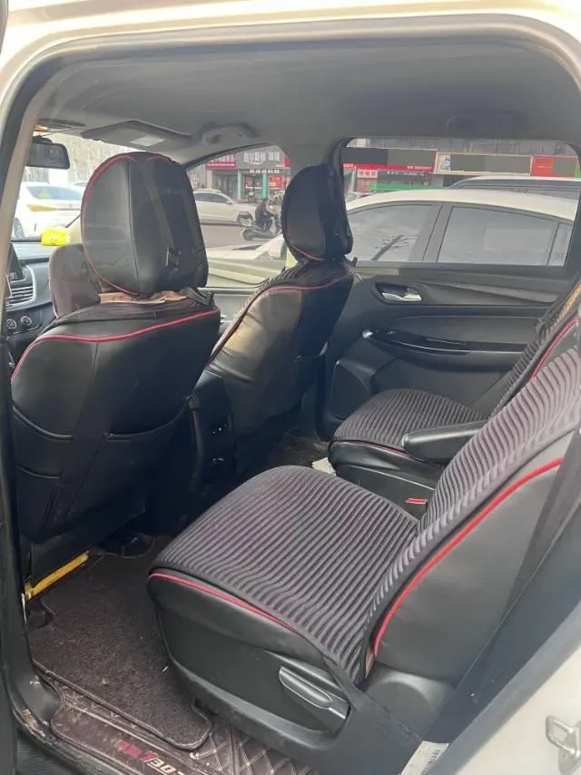 2019 BaoJun 730 1.5L 105HP L4 6MT,autocango,china used car exporter,china ev exporter,chinese used car exporter,chinese used ev exporter