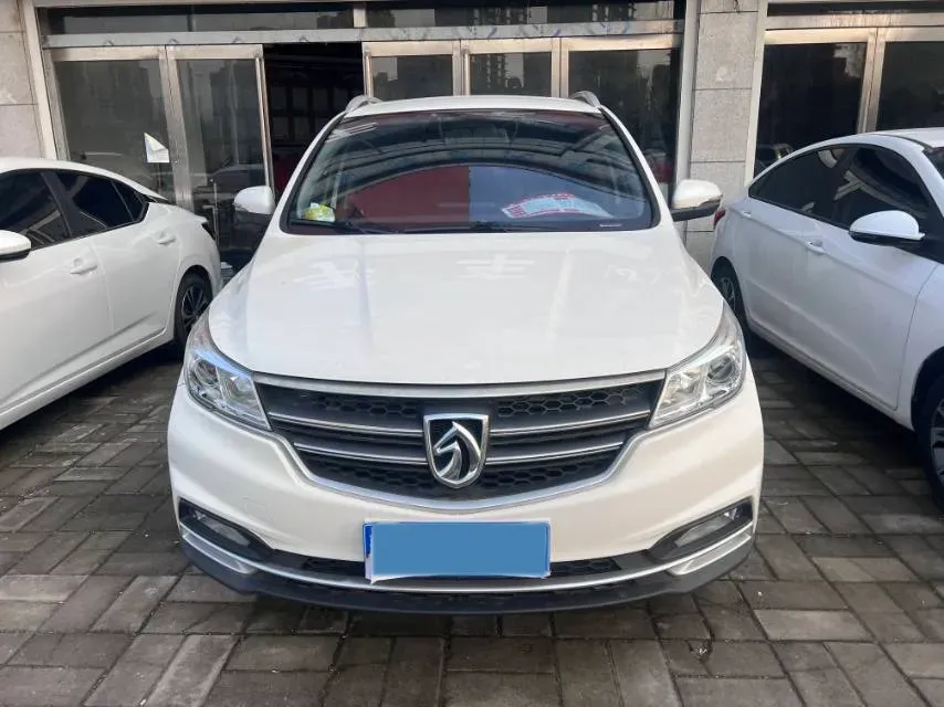 2019 BaoJun 730 1.5L 105HP L4 6MT,autocango,china used car exporter,china ev exporter,chinese used car exporter,chinese used ev exporter