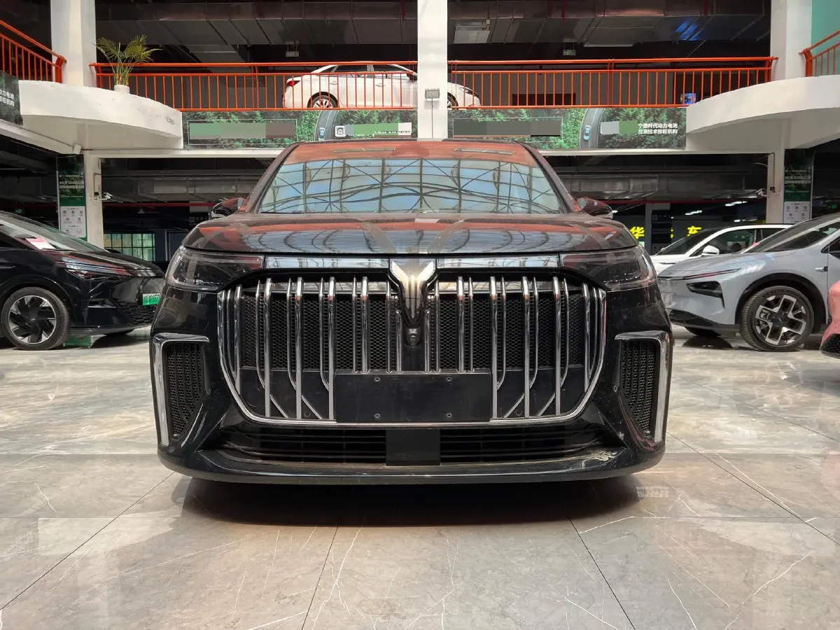 2024 Voyah Dream 1.5T 150HP L4 PHEV 43KWH,autocango,china used car exporter,china ev exporter,chinese used car exporter,chinese used ev exporter