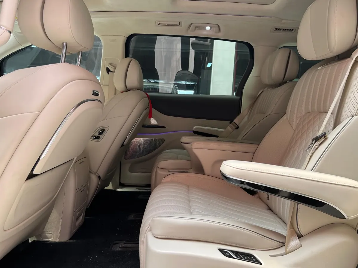 2024 Voyah Dream 1.5T 150HP L4 PHEV 43KWH,autocango,china used car exporter,china ev exporter,chinese used car exporter,chinese used ev exporter