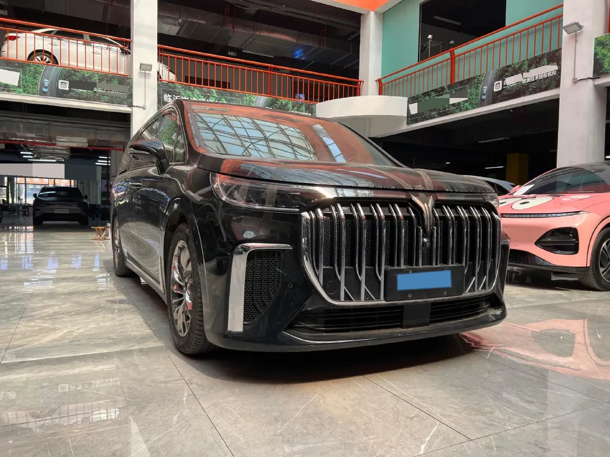 2024 Voyah Dream 1.5T 150HP L4 PHEV 43KWH,autocango,china used car exporter,china ev exporter,chinese used car exporter,chinese used ev exporter