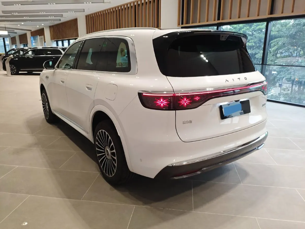 2025 AITO AITO M8 REEV 160HP REEV 53.4KWH,autocango,china used car exporter,china ev exporter,chinese used car exporter,chinese used ev exporter