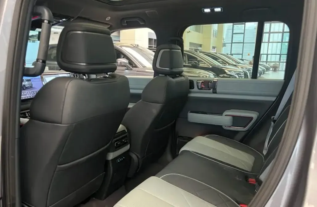 2025 FangChengBao Bao 5 1.5T 194HP L4 E-CVT PHEV 31.8KWH,autocango,china used car exporter,china ev exporter,chinese used car exporter,chinese used ev exporter