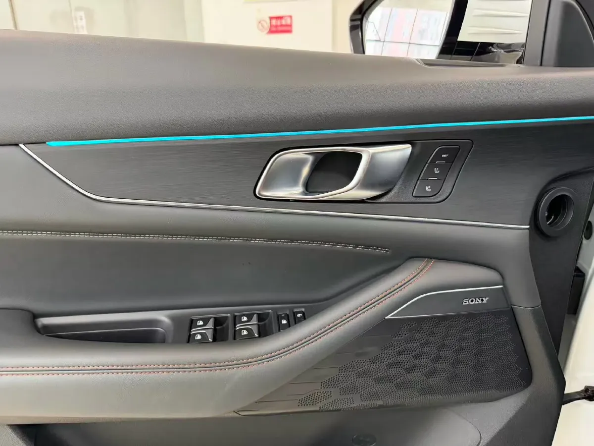 2021 ChangAn UNI-K 2.0T 233HP L4 8AT,autocango,china used car exporter,china ev exporter,chinese used car exporter,chinese used ev exporter