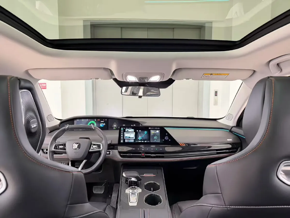 2021 ChangAn UNI-K 2.0T 233HP L4 8AT,autocango,china used car exporter,china ev exporter,chinese used car exporter,chinese used ev exporter