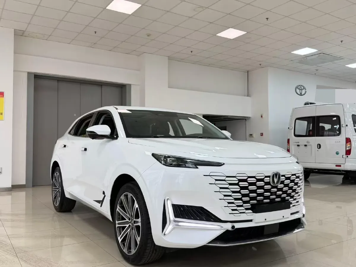 2021 ChangAn UNI-K 2.0T 233HP L4 8AT,autocango,china used car exporter,china ev exporter,chinese used car exporter,chinese used ev exporter