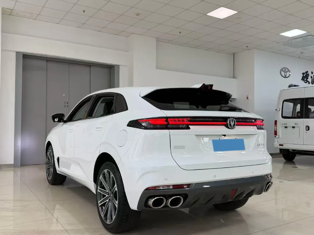 2021 ChangAn UNI-K 2.0T 233HP L4 8AT,autocango,china used car exporter,china ev exporter,chinese used car exporter,chinese used ev exporter