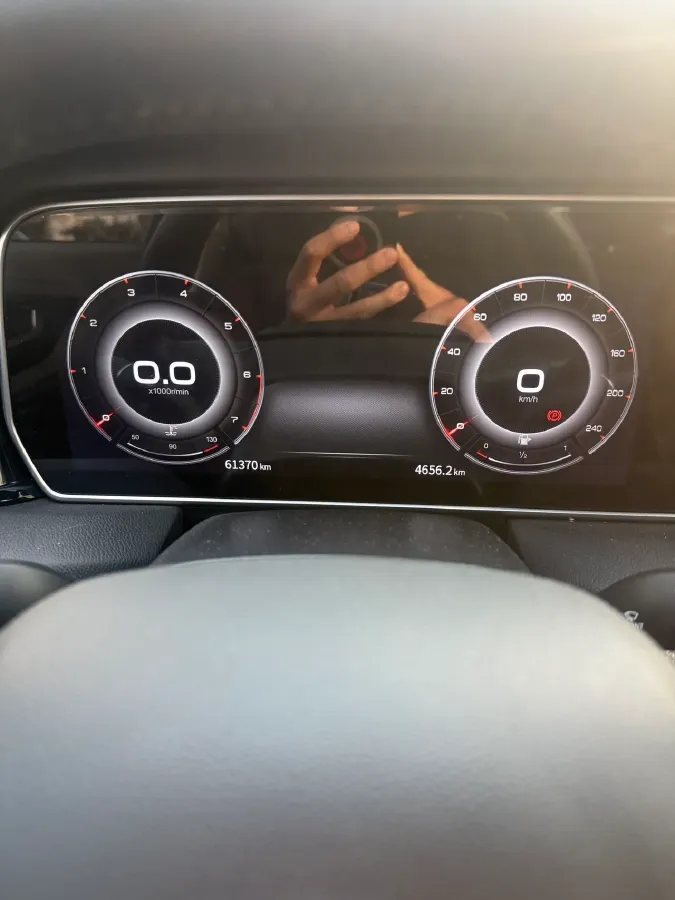 2022 HongQi HS5 2.0T 224HP L4 6AT,autocango,china used car exporter,china ev exporter,chinese used car exporter,chinese used ev exporter