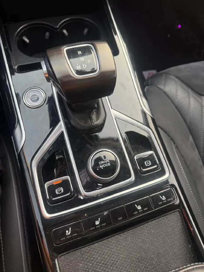 2022 HongQi HS5 2.0T 224HP L4 6AT,autocango,china used car exporter,china ev exporter,chinese used car exporter,chinese used ev exporter