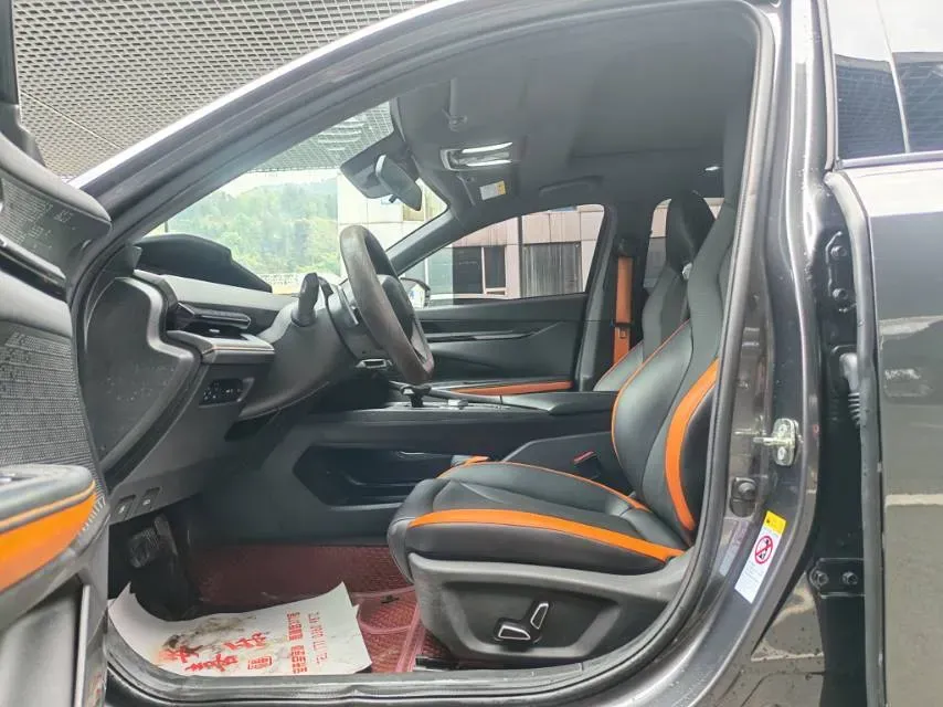 2023 ChangAn UNI-V 1.5T 188HP L4 7DCT,autocango,china used car exporter,china ev exporter,chinese used car exporter,chinese used ev exporter