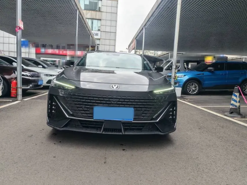 2023 ChangAn UNI-V 1.5T 188HP L4 7DCT,autocango,china used car exporter,china ev exporter,chinese used car exporter,chinese used ev exporter