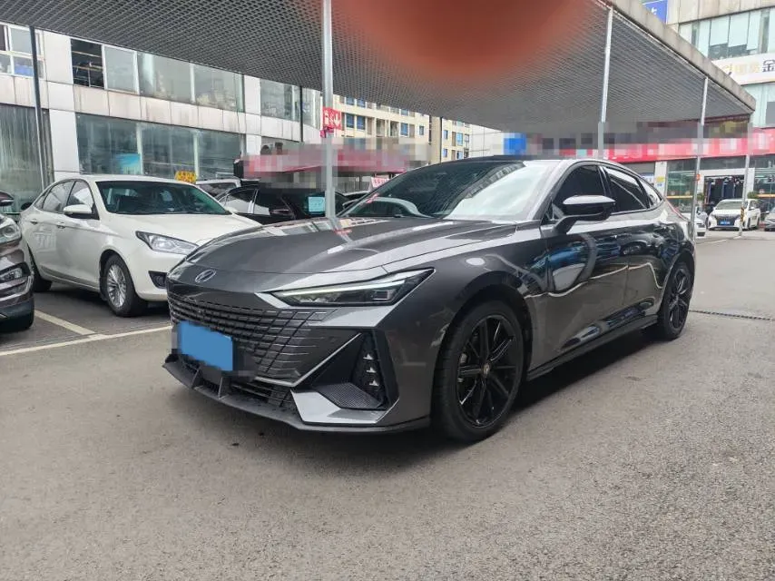 2023 ChangAn UNI-V 1.5T 188HP L4 7DCT,autocango,china used car exporter,china ev exporter,chinese used car exporter,chinese used ev exporter