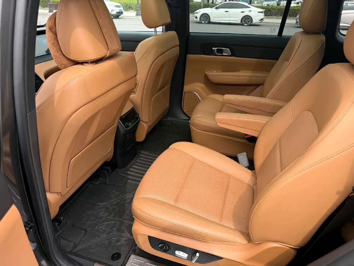 2021 Li ONE Range Extended 131HP REEV 40.5KWH,autocango,china used car exporter,china ev exporter,chinese used car exporter,chinese used ev exporter