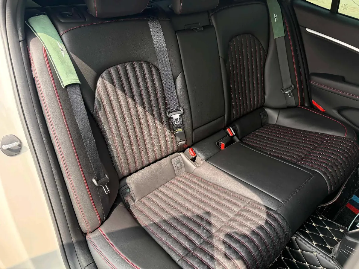 2024 Genesis G70 2.0T 245HP L4 8AT,autocango,china used car exporter,china ev exporter,chinese used car exporter,chinese used ev exporter